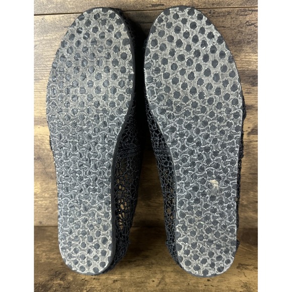 TOMS Women's Alpargata Moroccan Crochet Classic Black, Size 7 W Wide US Clean - Picture 2 of 5